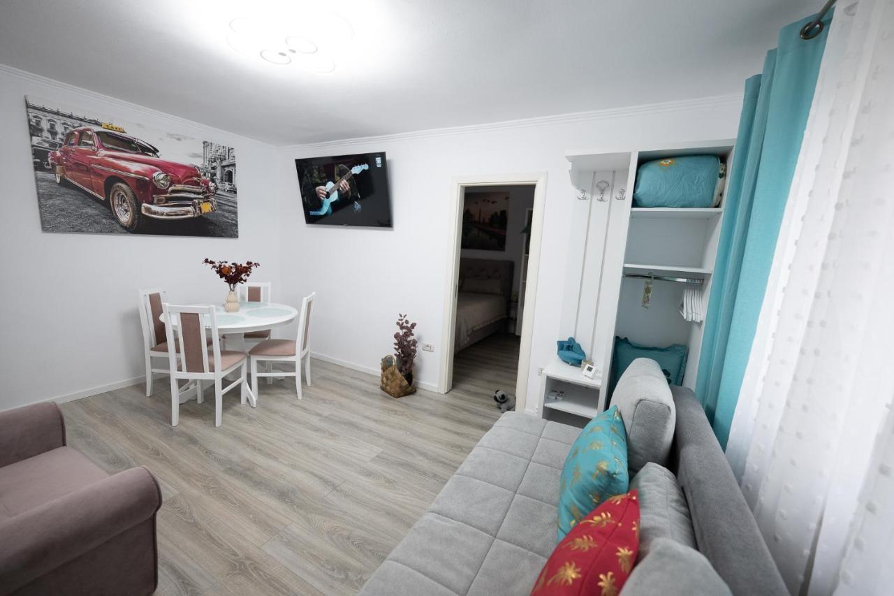 L&R Boutique Apartment Otelu Rosu Εξωτερικό φωτογραφία
