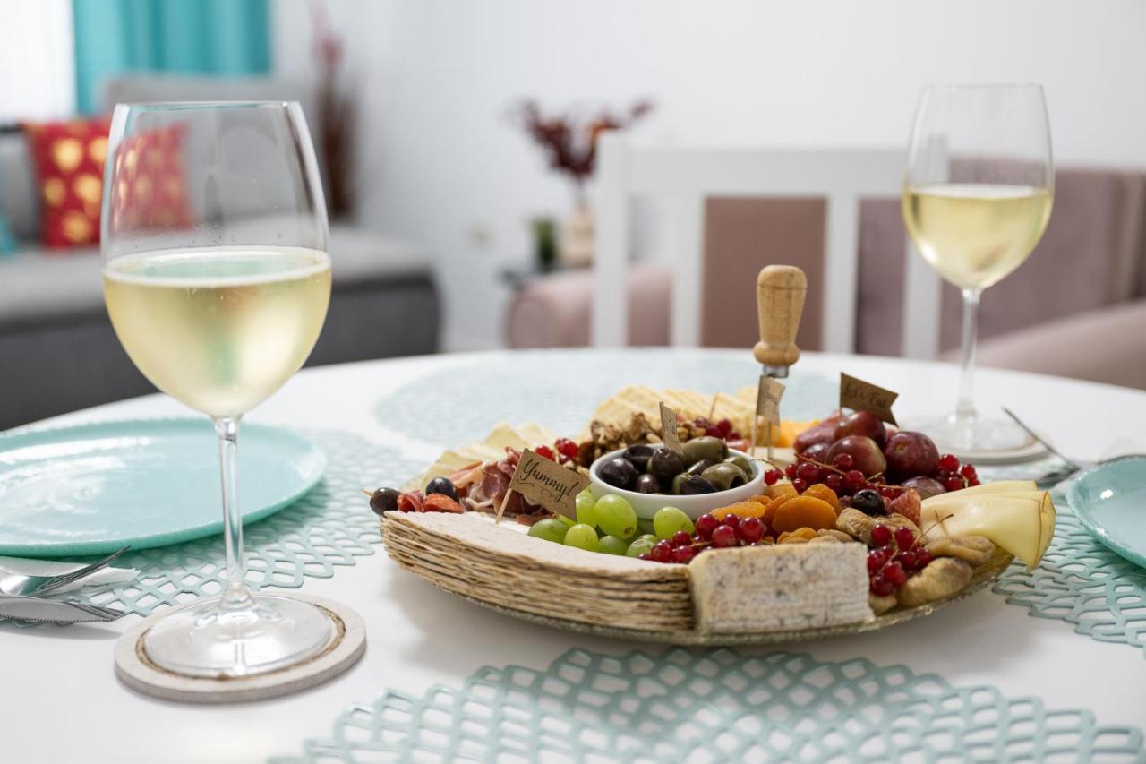 L&R Boutique Apartment Otelu Rosu Εξωτερικό φωτογραφία